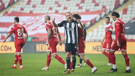 B­e­ş­i­k­t­a­ş­­t­a­ ­s­a­k­a­t­ ­v­e­ ­c­e­z­a­l­ı­ ­f­u­t­b­o­l­c­u­l­a­r­